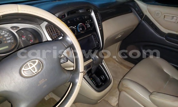 Acheter Occasion Voiture Toyota Highlander Gris à Abomey Calavi, Benin Acheter Occasion Voiture Toyota Highlander Gris à Abomey Calavi, Benin