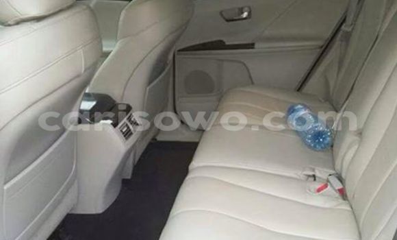 Ra Àlòkù Toyota Camry funfun Ọkọ̀ in Cotonou ni Benin Ra Àlòkù Toyota Camry funfun Ọkọ̀ in Cotonou ni Benin