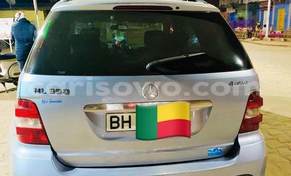 Sayi Na hannu Mercedes-Benz ML–Class Black Mota in Abomey Calavi a Benin