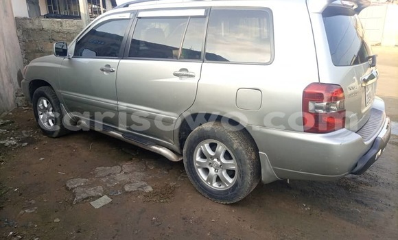 Acheter Occasion Voiture Toyota Highlander Blanc à Cotonou, Benin Acheter Occasion Voiture Toyota Highlander Blanc à Cotonou, Benin