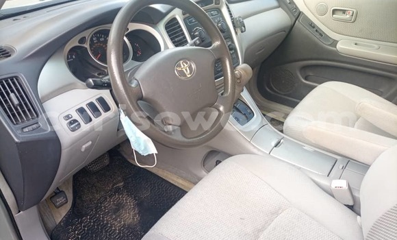 Acheter Occasion Voiture Toyota Highlander Blanc à Cotonou, Benin Acheter Occasion Voiture Toyota Highlander Blanc à Cotonou, Benin