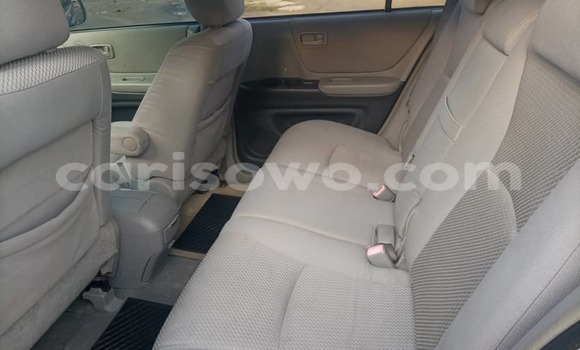 Acheter Occasion Voiture Toyota Highlander Blanc à Cotonou, Benin Acheter Occasion Voiture Toyota Highlander Blanc à Cotonou, Benin