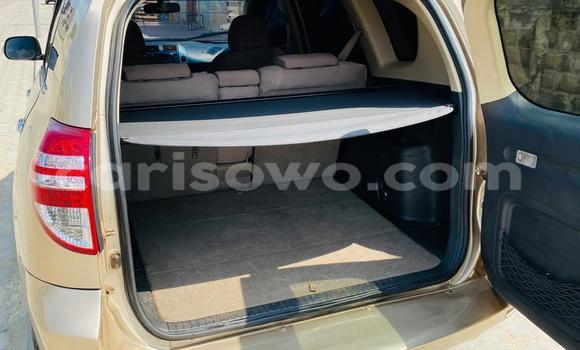 Acheter Occasion Voiture Toyota RAV4 Beige à Cotonou, Benin Acheter Occasion Voiture Toyota RAV4 Beige à Cotonou, Benin
