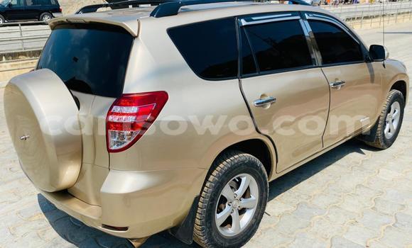 Acheter Occasion Voiture Toyota RAV4 Beige à Cotonou, Benin Acheter Occasion Voiture Toyota RAV4 Beige à Cotonou, Benin