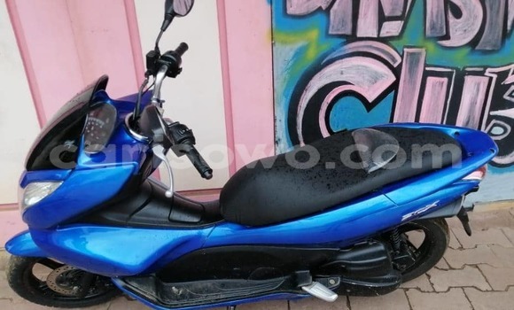 Acheter Occasion Moto Honda PCX Bleu à Abomey Calavi, Benin Acheter Occasion Moto Honda PCX Bleu à Abomey Calavi, Benin