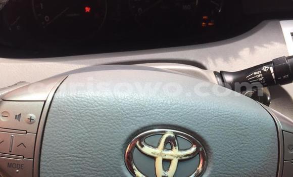 Sayi Na hannu Toyota Avalon White Mota in Abomey Calavi a Benin Sayi Na hannu Toyota Avalon White Mota in Abomey Calavi a Benin