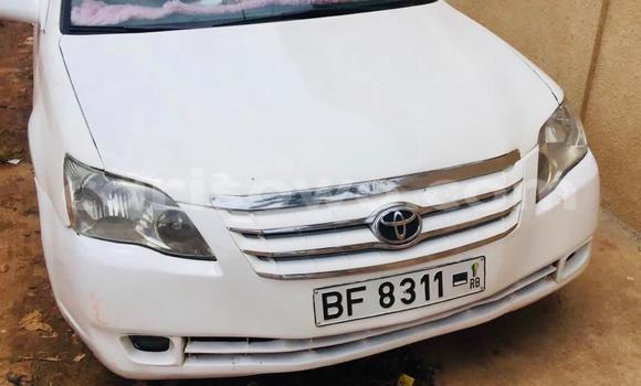 Sayi Na hannu Toyota Avalon White Mota in Abomey Calavi a Benin Sayi Na hannu Toyota Avalon White Mota in Abomey Calavi a Benin