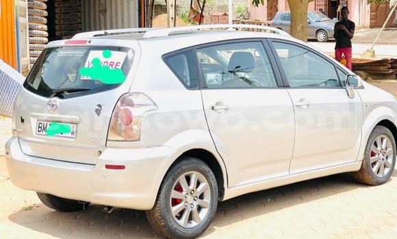 Sayi Na hannu Toyota Corolla Verso Azurfa Mota in Abomey Calavi a Benin