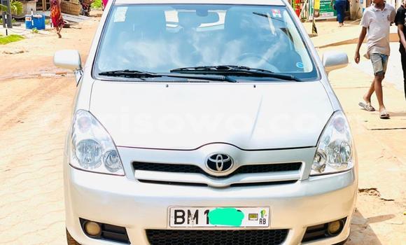 Acheter Occasion Voiture Toyota Corolla Verso Gris à Abomey Calavi, Benin Acheter Occasion Voiture Toyota Corolla Verso Gris à Abomey Calavi, Benin