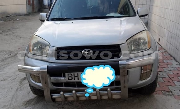 Sayi Na hannu Toyota RAV4 Azurfa Mota in Abomey Calavi a Benin