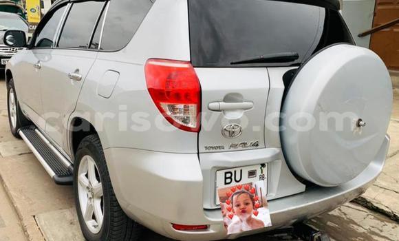 Ra Àlòkù Toyota RAV4 Silver Ọkọ̀ in Abomey Calavi ni Benin Ra Àlòkù Toyota RAV4 Silver Ọkọ̀ in Abomey Calavi ni Benin