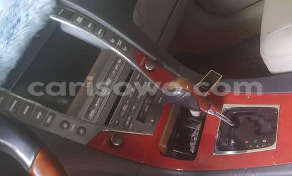 Sayi Na hannu Lexus ES Azurfa Mota in Abomey Calavi a Benin Sayi Na hannu Lexus ES Azurfa Mota in Abomey Calavi a Benin