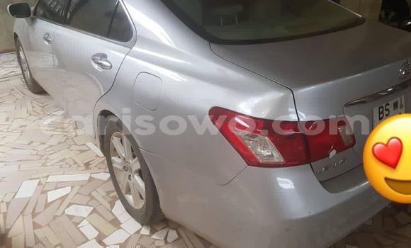 Sayi Na hannu Lexus ES Azurfa Mota in Abomey Calavi a Benin Sayi Na hannu Lexus ES Azurfa Mota in Abomey Calavi a Benin