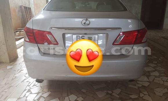 Sayi Na hannu Lexus ES Azurfa Mota in Abomey Calavi a Benin Sayi Na hannu Lexus ES Azurfa Mota in Abomey Calavi a Benin