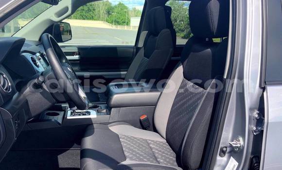 Sayi Na hannu Toyota Coaster Azurfa Babbar mota in Parakou a Benin Sayi Na hannu Toyota Coaster Azurfa Babbar mota in Parakou a Benin