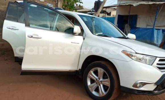 Acheter Occasion Voiture Toyota Highlander Blanc à Cotonou, Benin Acheter Occasion Voiture Toyota Highlander Blanc à Cotonou, Benin