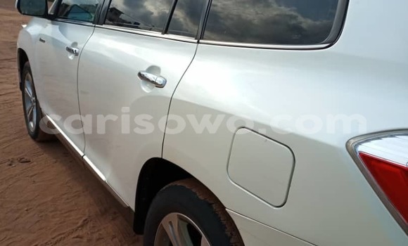 Acheter Occasion Voiture Toyota Highlander Blanc à Cotonou, Benin Acheter Occasion Voiture Toyota Highlander Blanc à Cotonou, Benin