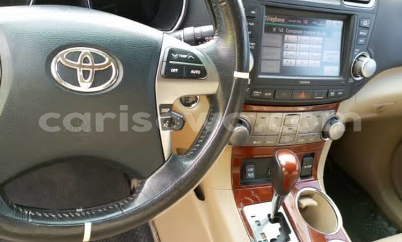 Acheter Occasion Voiture Toyota Highlander Blanc à Cotonou, Benin Acheter Occasion Voiture Toyota Highlander Blanc à Cotonou, Benin