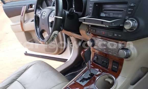 Acheter Occasion Voiture Toyota Highlander Blanc à Cotonou, Benin Acheter Occasion Voiture Toyota Highlander Blanc à Cotonou, Benin