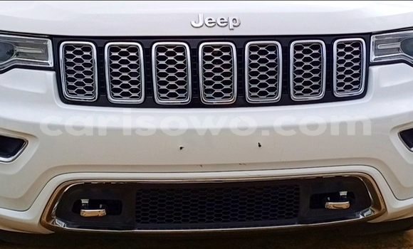 Ra Àlòkù Jeep Grand Cherokee funfun Ọkọ̀ in Cotonou ni Benin Ra Àlòkù Jeep Grand Cherokee funfun Ọkọ̀ in Cotonou ni Benin