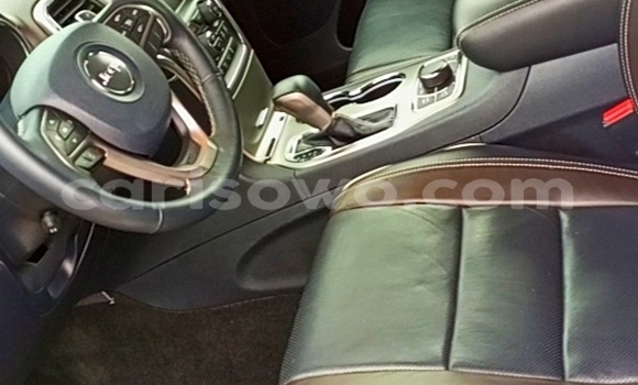 Ra Àlòkù Jeep Grand Cherokee funfun Ọkọ̀ in Cotonou ni Benin Ra Àlòkù Jeep Grand Cherokee funfun Ọkọ̀ in Cotonou ni Benin