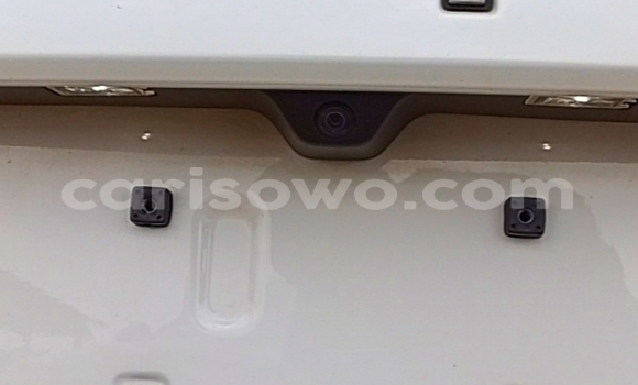 Ra Àlòkù Jeep Grand Cherokee funfun Ọkọ̀ in Cotonou ni Benin Ra Àlòkù Jeep Grand Cherokee funfun Ọkọ̀ in Cotonou ni Benin