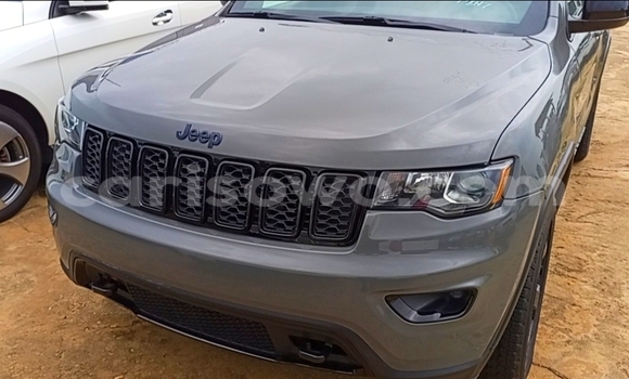 Sayi Na hannu Jeep Grand Cherokee Azurfa Mota in Cotonou a Benin Sayi Na hannu Jeep Grand Cherokee Azurfa Mota in Cotonou a Benin