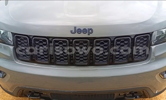 Sayi Na hannu Jeep Grand Cherokee Azurfa Mota in Cotonou a Benin Sayi Na hannu Jeep Grand Cherokee Azurfa Mota in Cotonou a Benin