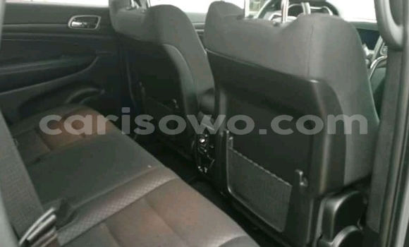 Sayi Na hannu Jeep Grand Cherokee Azurfa Mota in Cotonou a Benin Sayi Na hannu Jeep Grand Cherokee Azurfa Mota in Cotonou a Benin