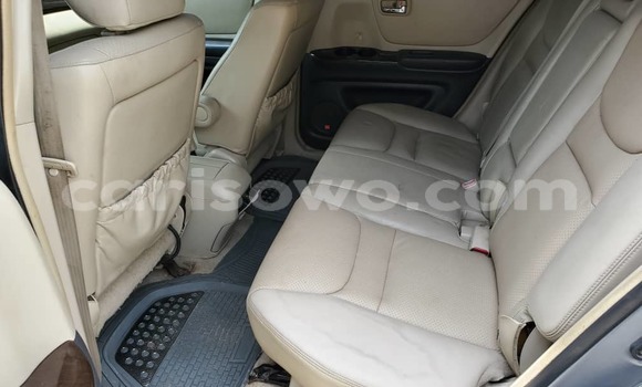 Sayi Na hannu Toyota Highlander Blue Mota in Abomey Calavi a Benin Sayi Na hannu Toyota Highlander Blue Mota in Abomey Calavi a Benin