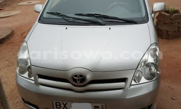 Acheter Occasion Voiture Toyota Corolla Verso Gris à Abomey Calavi, Benin Acheter Occasion Voiture Toyota Corolla Verso Gris à Abomey Calavi, Benin