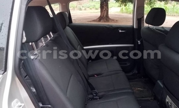 Acheter Occasion Voiture Toyota Corolla Verso Gris à Abomey Calavi, Benin Acheter Occasion Voiture Toyota Corolla Verso Gris à Abomey Calavi, Benin