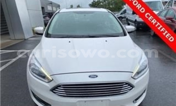 Sayi Na hannu Ford Focus Azurfa Mota in Bassila a Benin