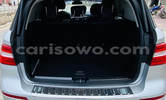 Acheter Occasion Voiture Mercedes-Benz ML–Class Gris à Cotonou, Benin Acheter Occasion Voiture Mercedes-Benz ML–Class Gris à Cotonou, Benin