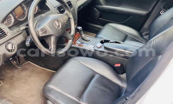 Sayi Na hannu Mercedes-Benz C–Class White Mota in Cotonou a Benin Sayi Na hannu Mercedes-Benz C–Class White Mota in Cotonou a Benin