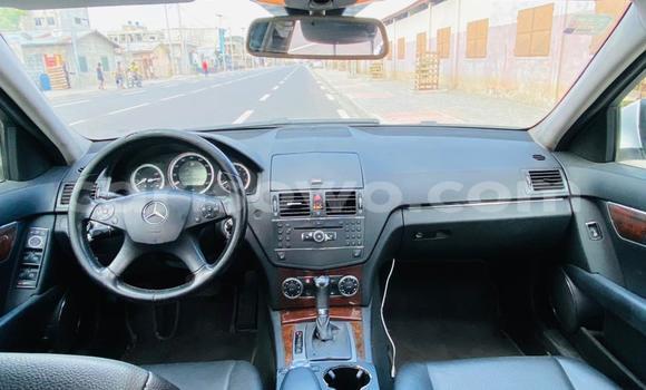 Sayi Na hannu Mercedes-Benz C–Class White Mota in Cotonou a Benin Sayi Na hannu Mercedes-Benz C–Class White Mota in Cotonou a Benin