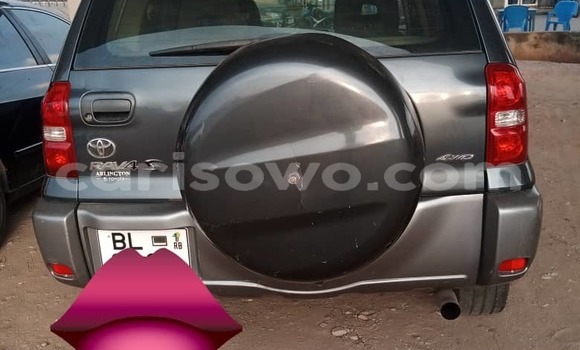 Acheter Occasion Voiture Toyota RAV4 Noir à Abomey Calavi, Benin Acheter Occasion Voiture Toyota RAV4 Noir à Abomey Calavi, Benin