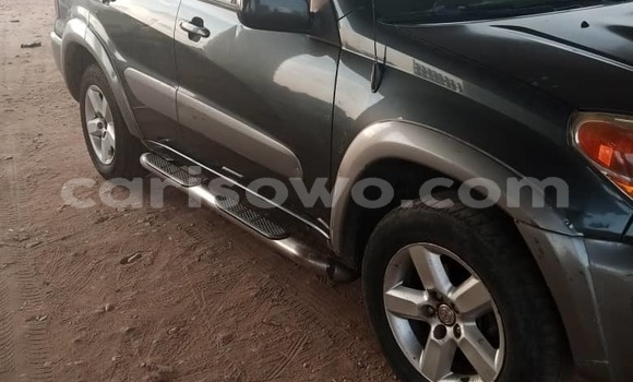 Acheter Occasion Voiture Toyota RAV4 Noir à Abomey Calavi, Benin Acheter Occasion Voiture Toyota RAV4 Noir à Abomey Calavi, Benin