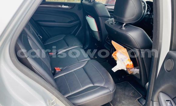 Sayi Na hannu Mercedes-Benz ML–Class Azurfa Mota in Cotonou a Benin Sayi Na hannu Mercedes-Benz ML–Class Azurfa Mota in Cotonou a Benin