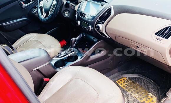 Acheter Occasion Voiture Hyundai Tucson Rouge à Cotonou, Benin Acheter Occasion Voiture Hyundai Tucson Rouge à Cotonou, Benin