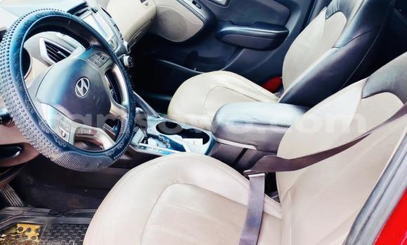 Acheter Occasion Voiture Hyundai Tucson Rouge à Cotonou, Benin Acheter Occasion Voiture Hyundai Tucson Rouge à Cotonou, Benin