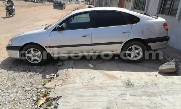 Ra Àlòkù Toyota Avensis Silver Ọkọ̀ in Abomey Calavi ni Benin Ra Àlòkù Toyota Avensis Silver Ọkọ̀ in Abomey Calavi ni Benin