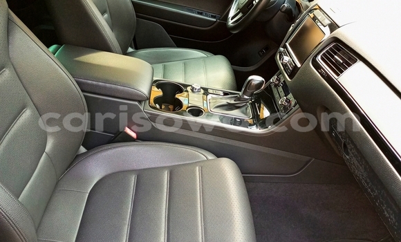 Sayi Na hannu Volkswagen Touareg Azurfa Mota in Cotonou a Benin Sayi Na hannu Volkswagen Touareg Azurfa Mota in Cotonou a Benin