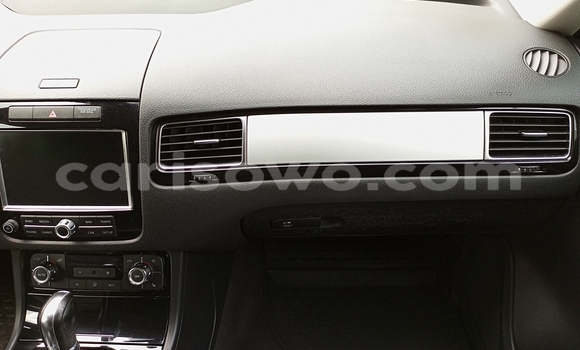 Sayi Na hannu Volkswagen Touareg Azurfa Mota in Cotonou a Benin Sayi Na hannu Volkswagen Touareg Azurfa Mota in Cotonou a Benin