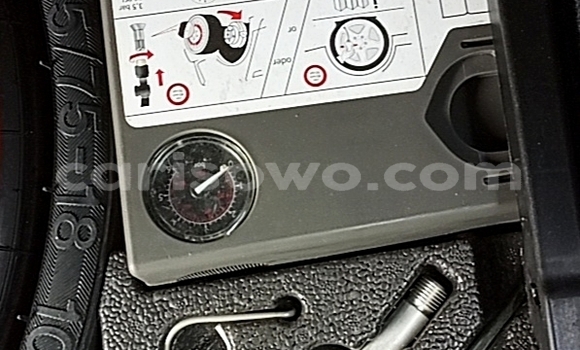 Sayi Na hannu Volkswagen Touareg Azurfa Mota in Cotonou a Benin Sayi Na hannu Volkswagen Touareg Azurfa Mota in Cotonou a Benin