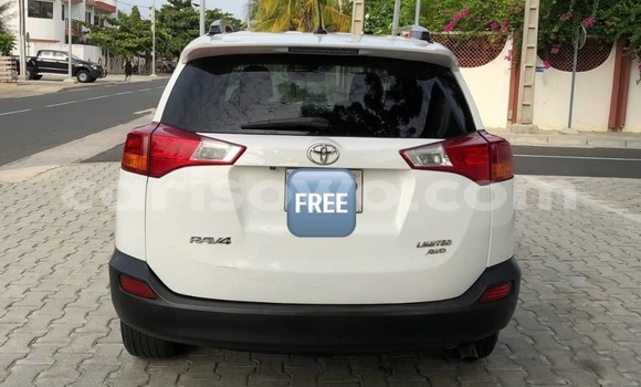 Acheter Occasion Voiture Toyota RAV4 Blanc à Abomey Calavi, Benin Acheter Occasion Voiture Toyota RAV4 Blanc à Abomey Calavi, Benin