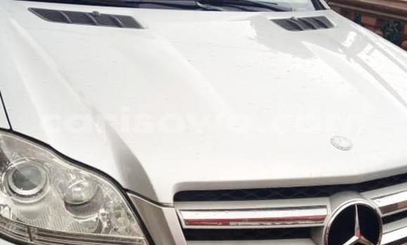 Acheter Occasion Voiture Mercedes-Benz GL–Class Blanc à Porto Novo, Benin Acheter Occasion Voiture Mercedes-Benz GL–Class Blanc à Porto Novo, Benin