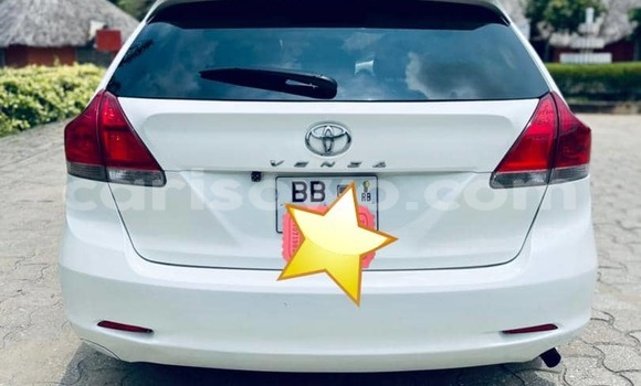 Ra Àlòkù Toyota Venza funfun Ọkọ̀ in Cotonou ni Benin Ra Àlòkù Toyota Venza funfun Ọkọ̀ in Cotonou ni Benin