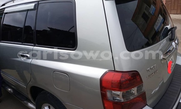 Acheter Occasion Voiture Toyota Highlander Gris à Cotonou, Benin Acheter Occasion Voiture Toyota Highlander Gris à Cotonou, Benin