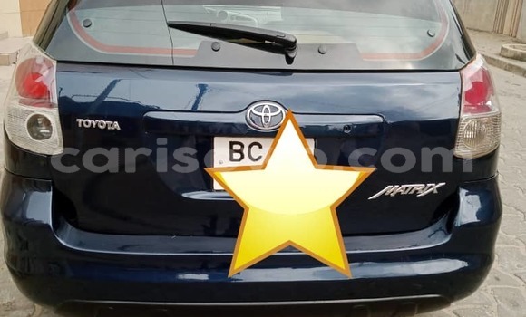 Ra Àlòkù Toyota Matrix Blue Ọkọ̀ in Cotonou ni Benin